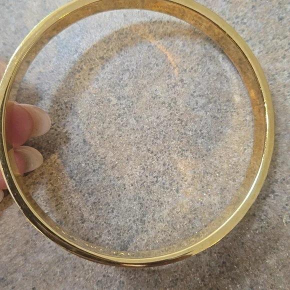 Kate Spade New York Idiom Gold Striped "Toe the Line" Enamel Bangle Bracelet - Picture 2 of 7